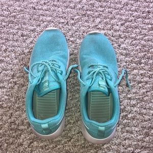 Nike Women’s Roshes